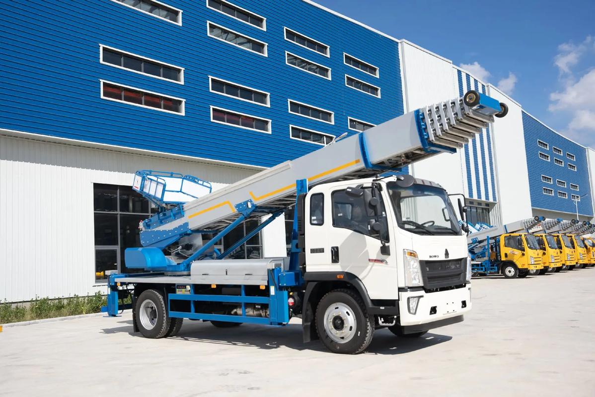 行唐县出租云梯车高空作业车 建筑垃圾搬运